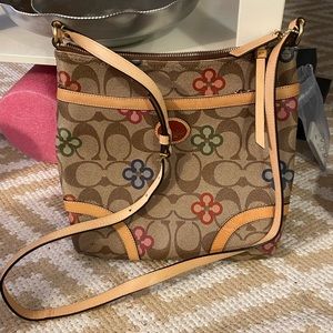 NWOT Coach Peyton Clover bag